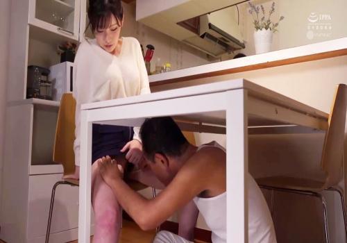 Bố già khao khát khám phá cái bướm nàng dâu xinh đẹp
